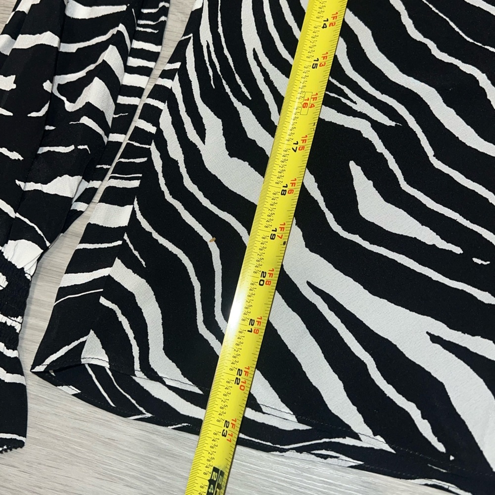 New TRINA TURK 100% Silk Zebra Print Kyoko Top Blouse Small Drape Neck MSRP $276 - Picture 6 of 6